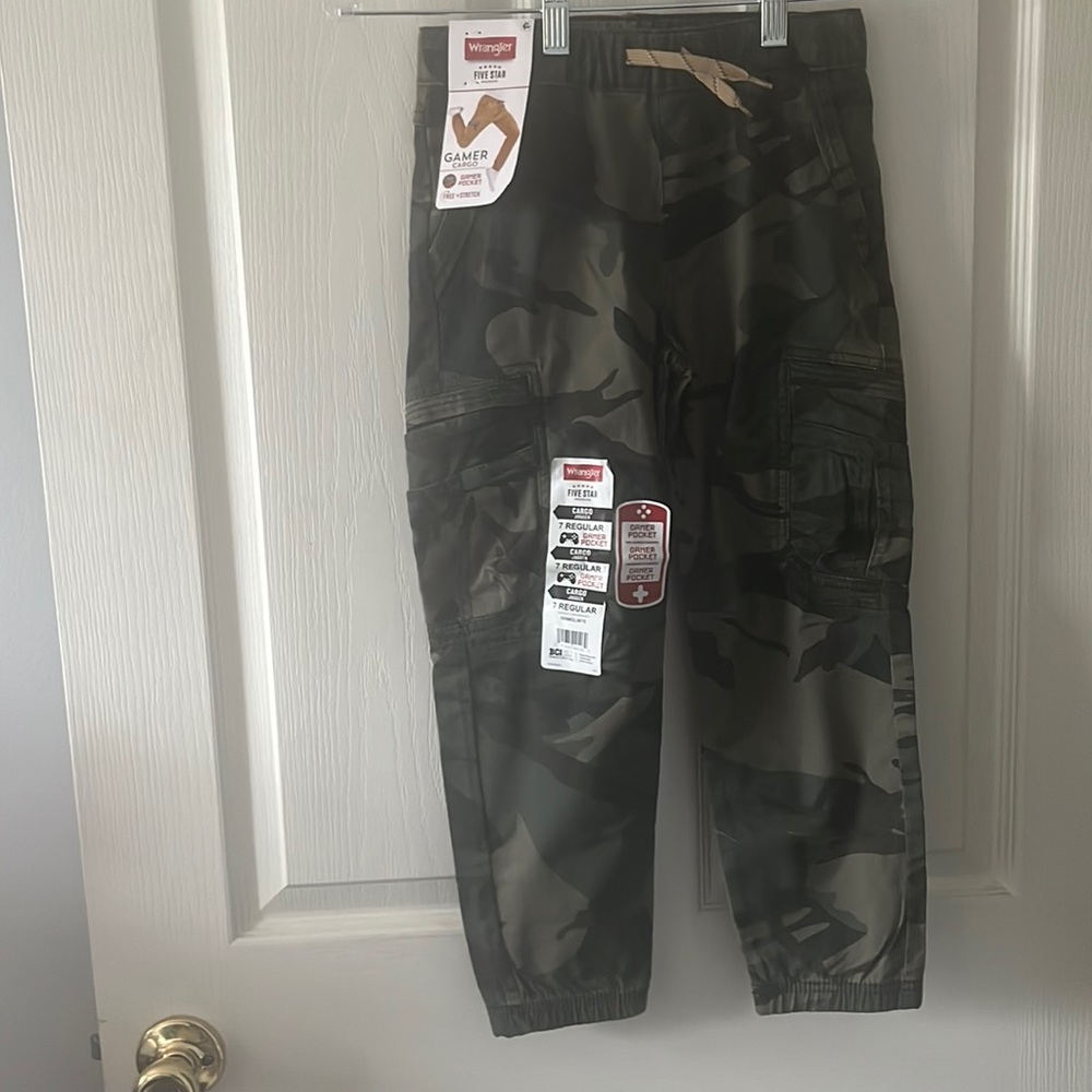 Wrangler Five Star Premium Camo Gamer Cargo pants size 7